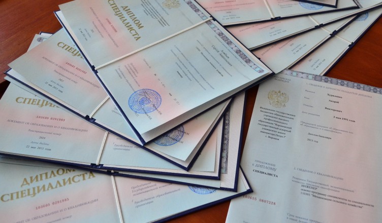Как видео оригинальных дипломов и аттестатов помогают в учебе и карьере